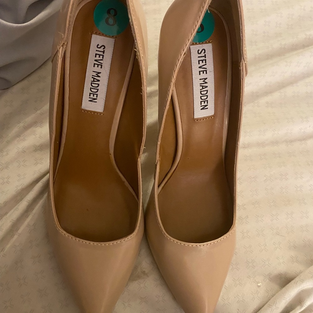 Steve Madden nude heels never worn